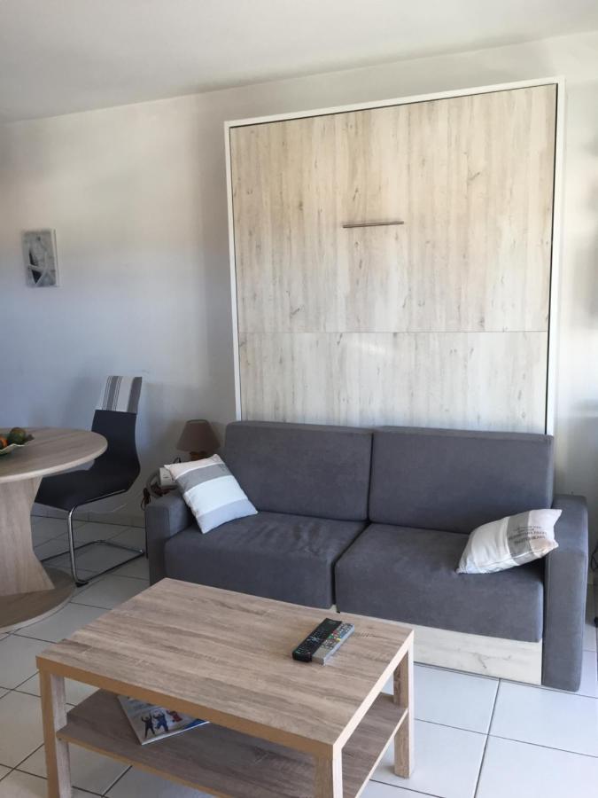 F2 Immeuble Les Pieds Dans L'Eau Apartment Villeneuve-Loubet Ngoại thất bức ảnh